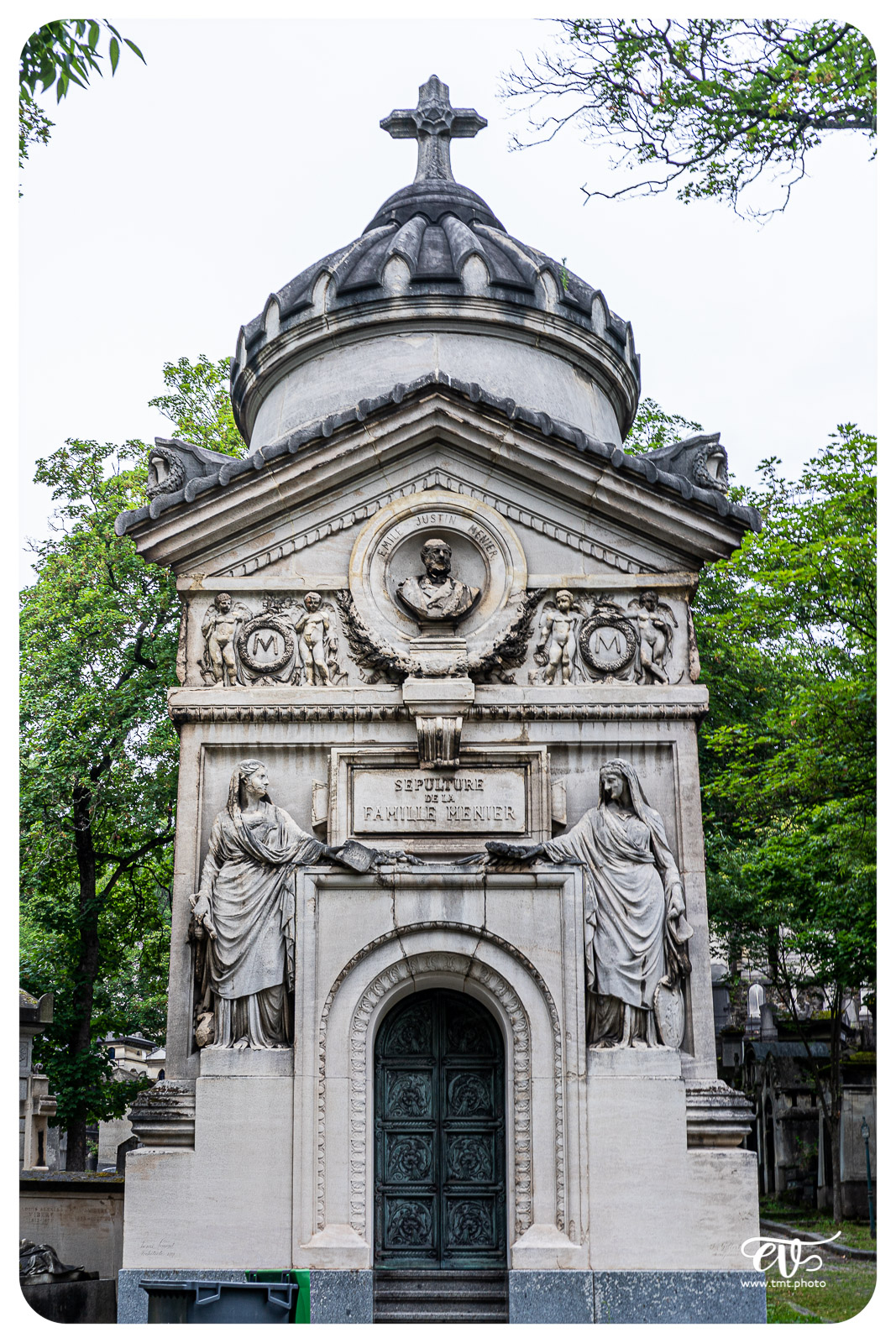 PERE LACHAISE