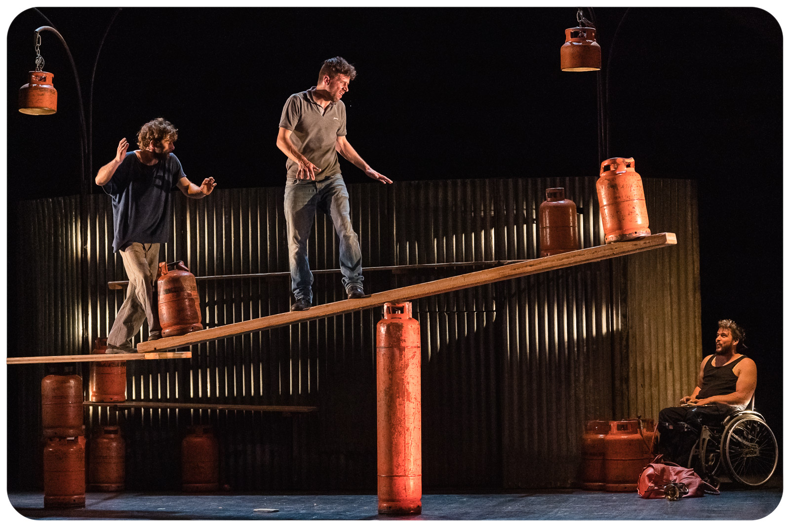 EXTREMITÉS (CIE CIRQUE INEXTREMISTE)