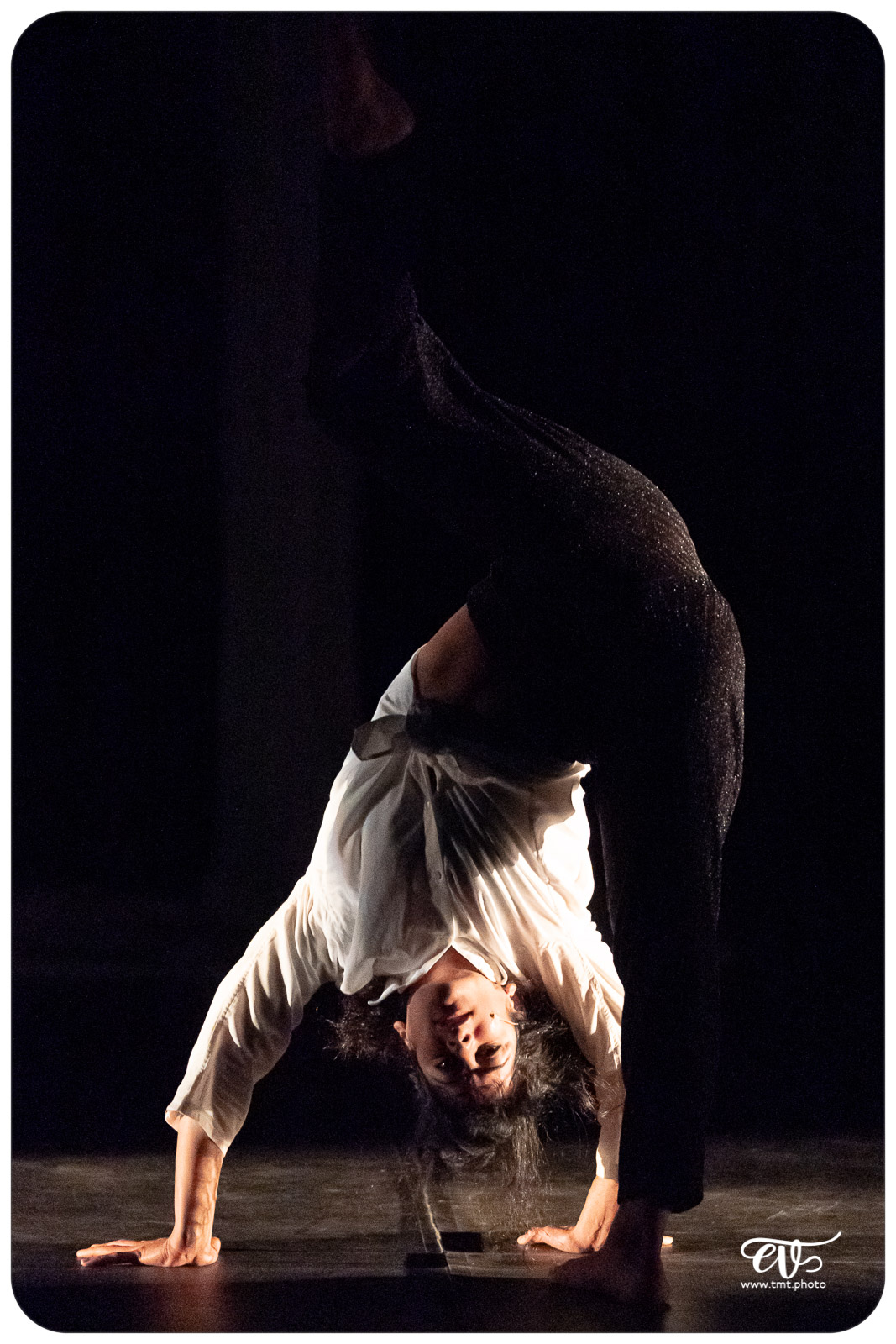 COSMOS (CIE LA MAIN DE L'HOMME)