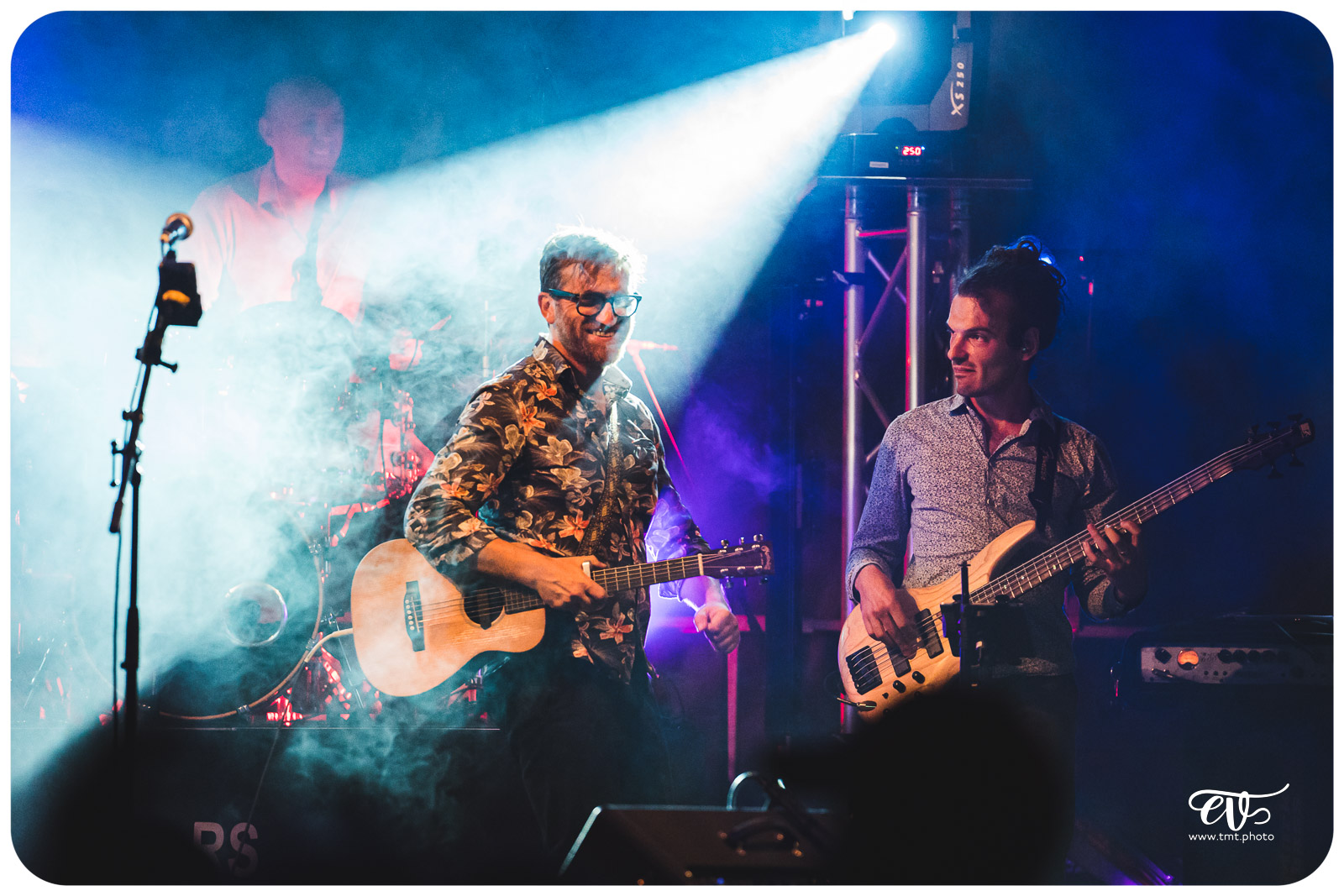 IL SUFFIRA... D'UNE SCENE