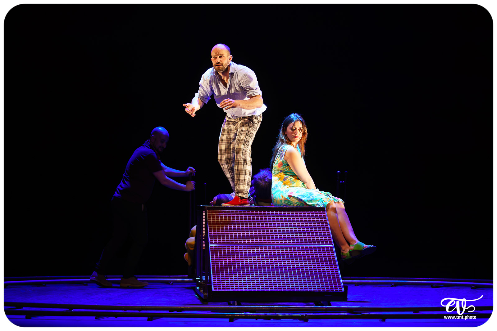 ANGÈLE (CARTOUN SARDINES THEATRE)